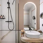 Moevenpick Centre מלון