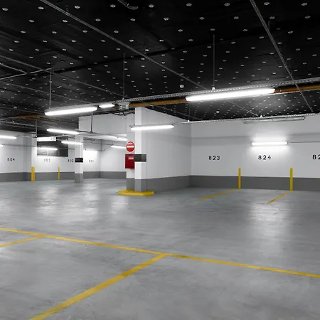 Ξενοδοχείο Moevenpick Centre 4*