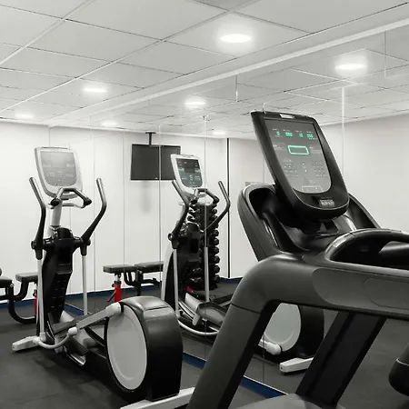 Hotel Moevenpick Centre 4*