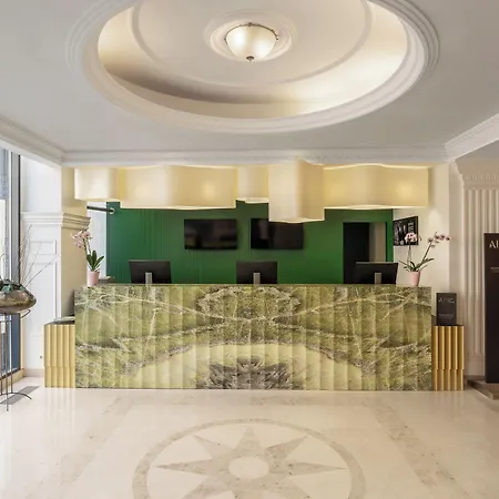 מלון Moevenpick Centre