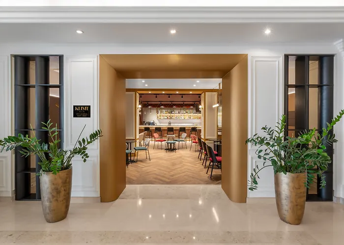 Hotel Moevenpick Centre 4*