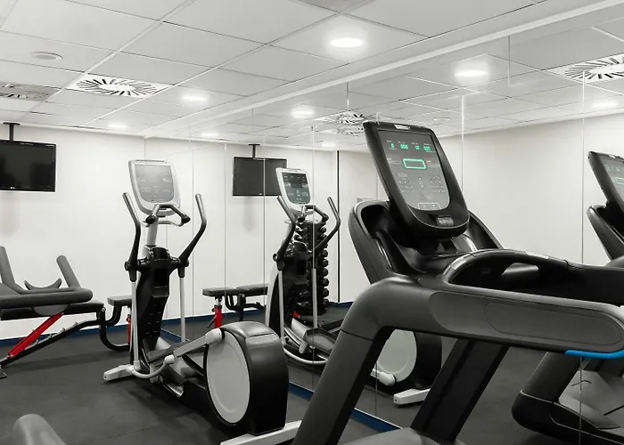 Ξενοδοχείο Moevenpick Centre 4*