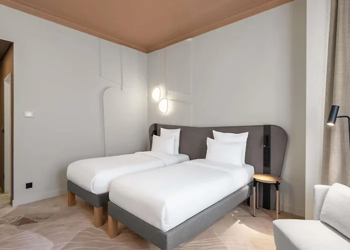 Hotel Moevenpick Centre 4*