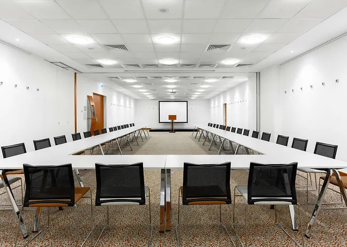 Moevenpick Centre 4*