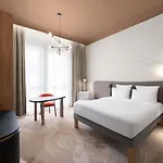 Moevenpick Centre 4*