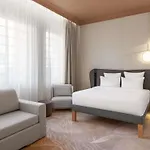 Hotel Moevenpick Centre 4*