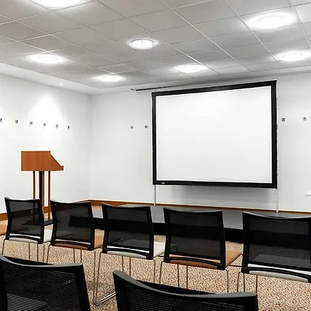 Moevenpick Centre 4*