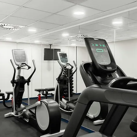 Отель Moevenpick Centre 4*