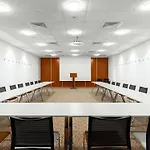 Ξενοδοχείο Moevenpick Centre 4*