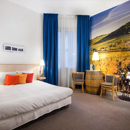 מלון Moevenpick Centre