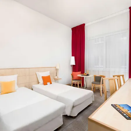 Hotel Moevenpick Centre 4*