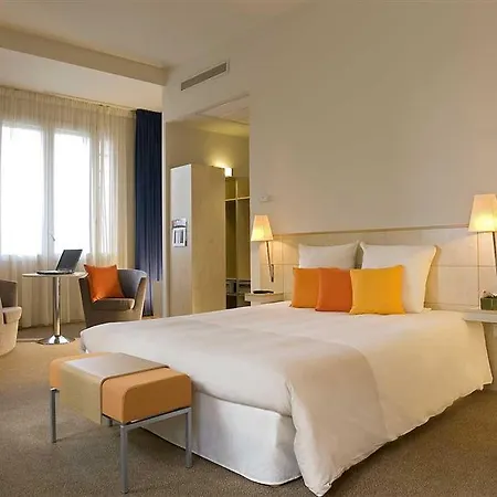 Moevenpick Centre 4*