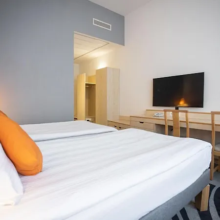 מלון Moevenpick Centre 4*