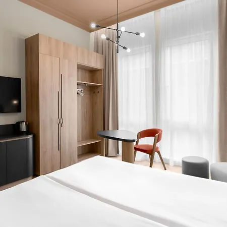 Hotel Moevenpick Centre 4*