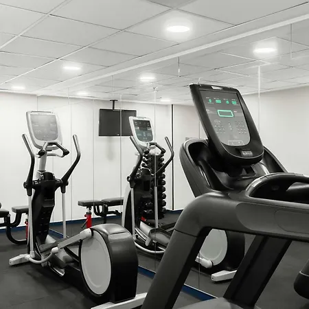 Hotel Moevenpick Centre 4*