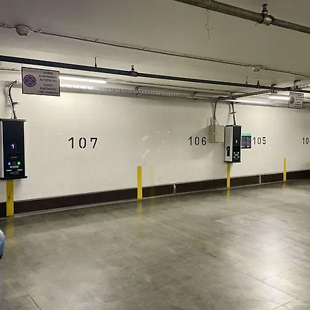 Hotel Moevenpick Centre 4*
