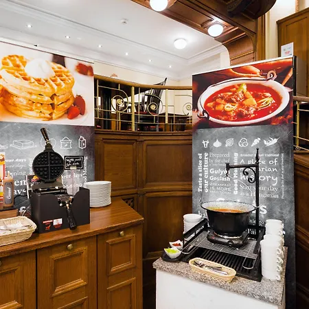 מלון Moevenpick Centre 4*